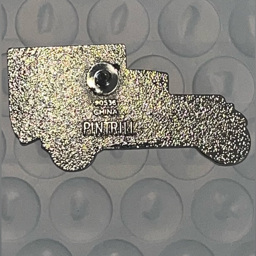 Authentic Louis Vuitton RARE Pin LIMITED SHOWCASE IN NYC (YOU HAD TO BE THERE!) - Picture 9 of 9